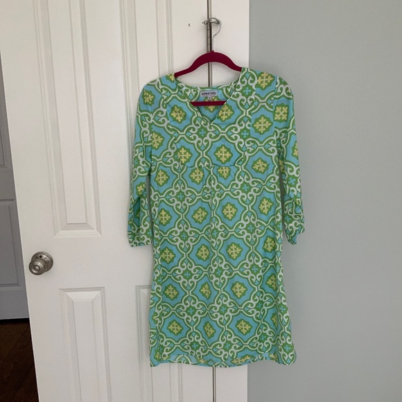 Buckhead Betty - Picture 1 of 2